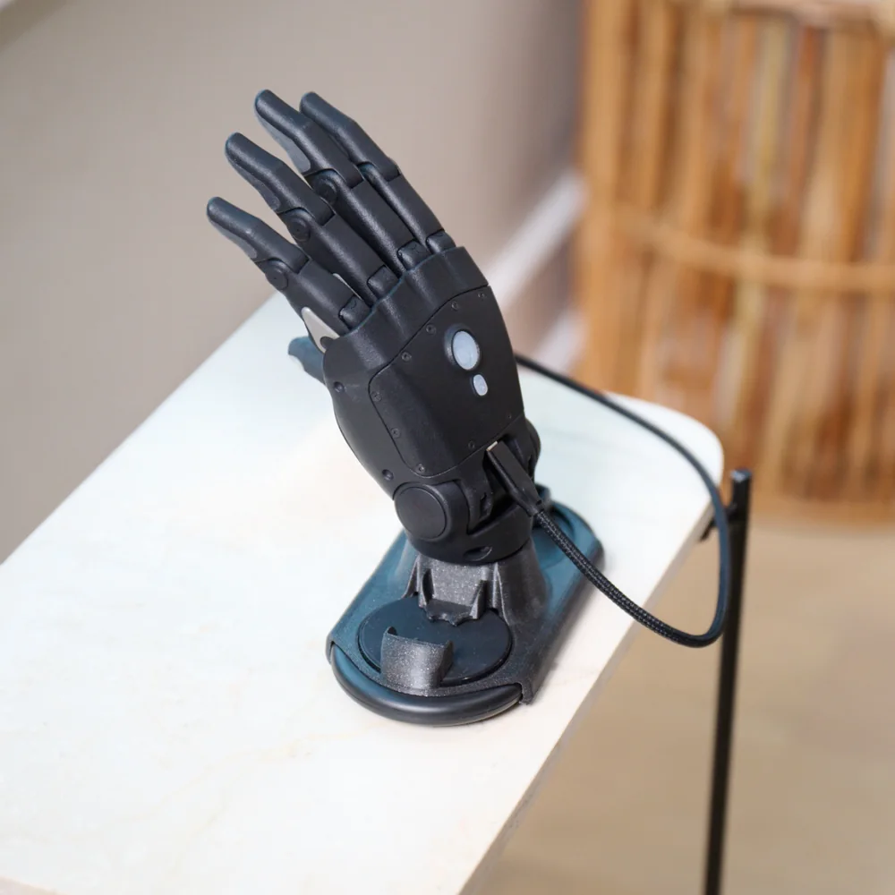 Open Bionics Hero PRO - Original manufacturer product imagery.