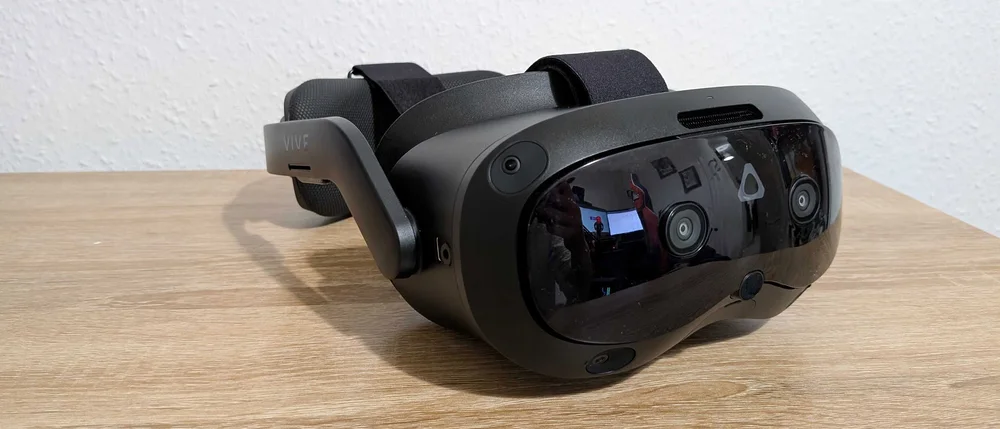 HTC VIVE Focus Vision - Original physical-device photograph of HTC VIVE Focus Vision. SmartWearGuide has not hands-on tested this model. Photo/source credit: TechRadar / Future.