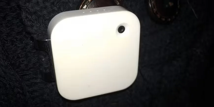 Narrative Clip - Original physical-device photograph of Narrative Clip. SmartWearGuide has not hands-on tested this model. Photo credit: Martin SFP Bryant / The Next Web.