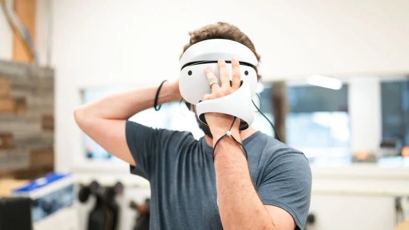 PlayStation VR2 - Original physical-device photograph of PlayStation VR2. SmartWearGuide has not hands-on tested this model.